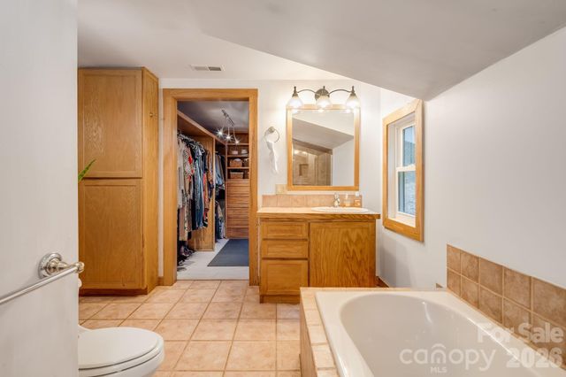 5 W Maple Drive, Asheville, NC 28805