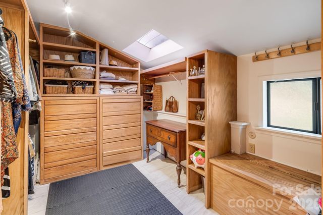 5 W Maple Drive, Asheville, NC 28805