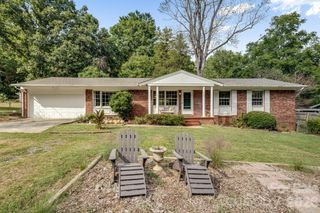 5 W Maple Drive, Asheville, NC 28805