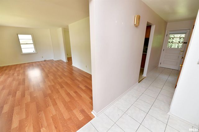 2717 W CASTLE Court, Peoria, IL 61614