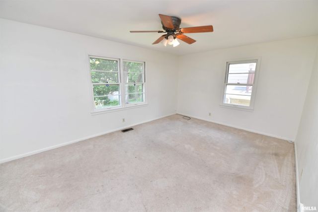 2717 W CASTLE Court, Peoria, IL 61614