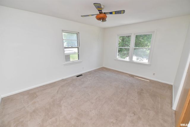 2717 W CASTLE Court, Peoria, IL 61614