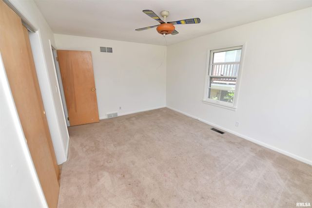 2717 W CASTLE Court, Peoria, IL 61614