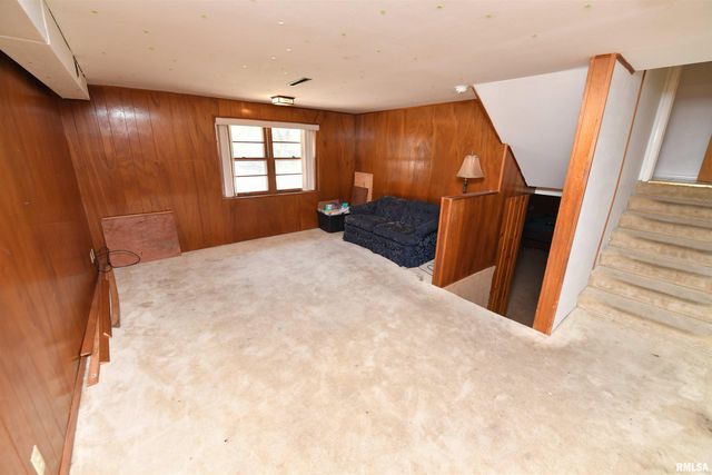 2717 W CASTLE Court, Peoria, IL 61614