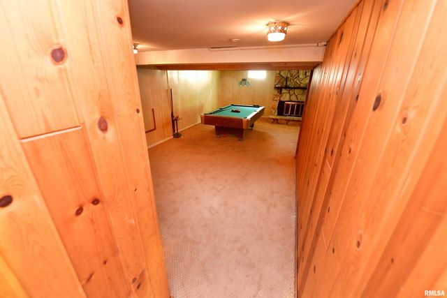 2717 W CASTLE Court, Peoria, IL 61614