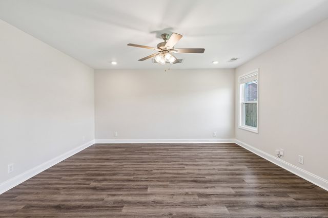 203 Clark Rd, Clarksville, TN 37042