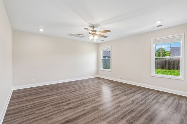 203 Clark Rd, Clarksville, TN 37042