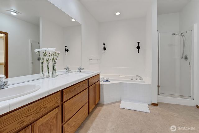 2113 12th Ave NW, Puyallup, WA 98371