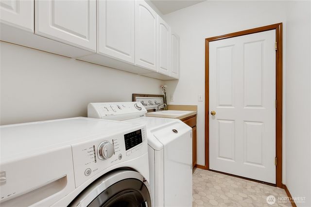 2113 12th Ave NW, Puyallup, WA 98371