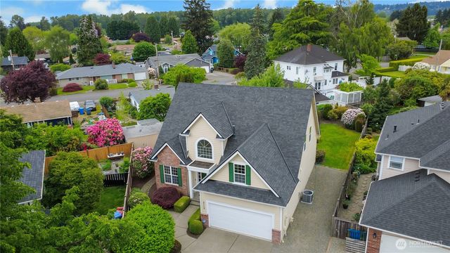 2113 12th Ave NW, Puyallup, WA 98371