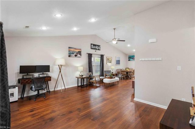 3806 Sugar Creek CIR, Portsmouth, VA 23703
