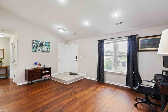 3806 Sugar Creek CIR, Portsmouth, VA 23703