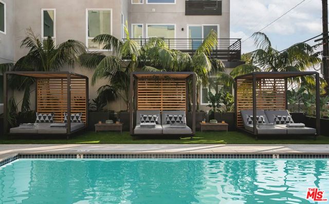 5570 Melrose 405, Los Angeles, CA 90038