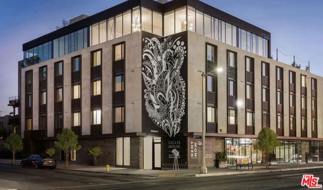 5570 Melrose 405, Los Angeles, CA 90038