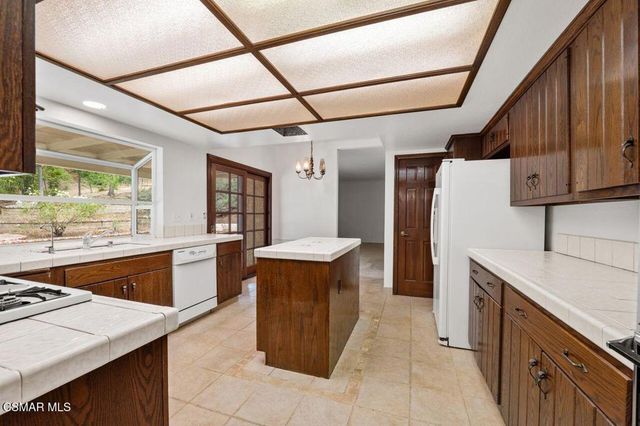 5523 Ember Court, Agoura Hills, CA 91301