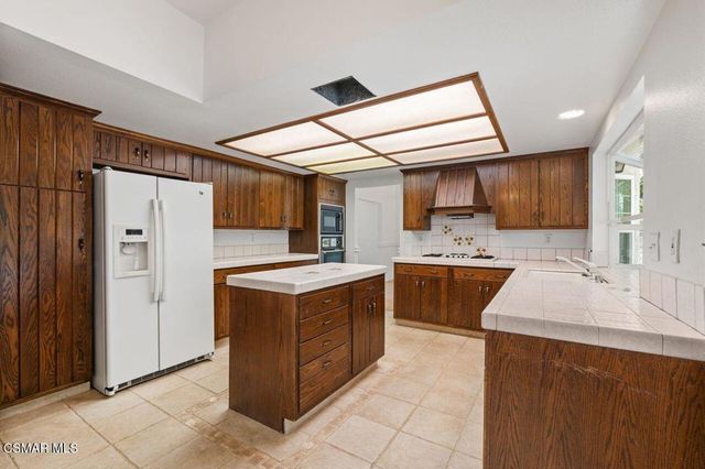 5523 Ember Court, Agoura Hills, CA 91301