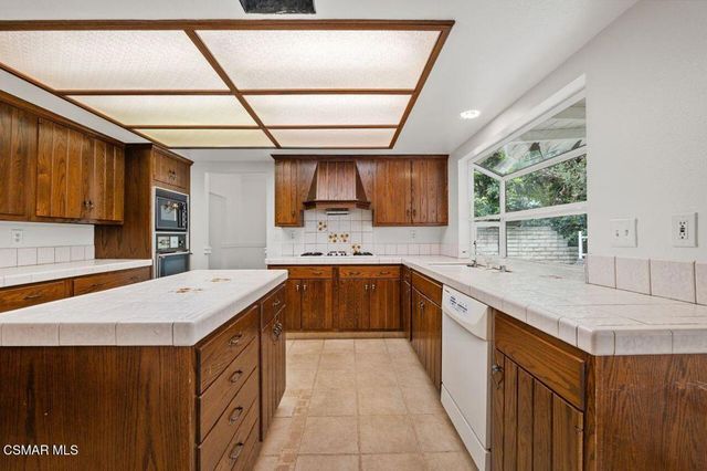 5523 Ember Court, Agoura Hills, CA 91301