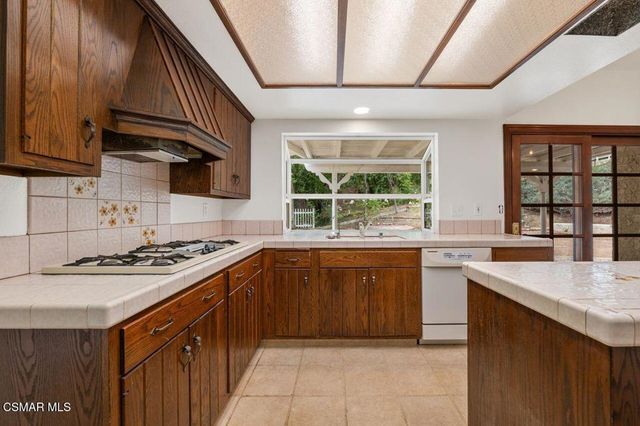 5523 Ember Court, Agoura Hills, CA 91301