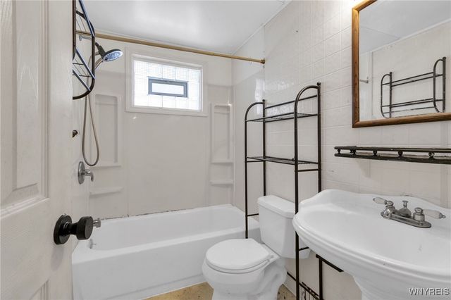 6921 Bear Ridge Road, Pendleton, NY 14120