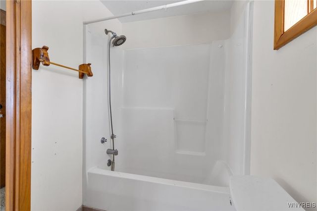 6921 Bear Ridge Road, Pendleton, NY 14120