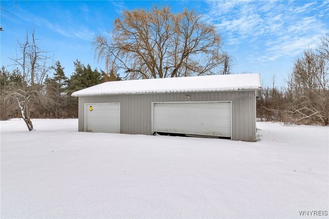 6921 Bear Ridge Road, Pendleton, NY 14120