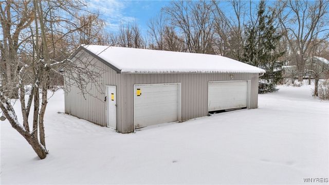 6921 Bear Ridge Road, Pendleton, NY 14120