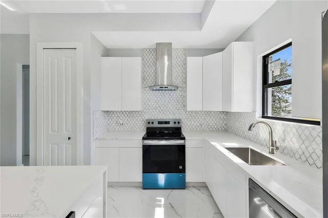 3013 59th ST W, Lehigh Acres, FL 33971