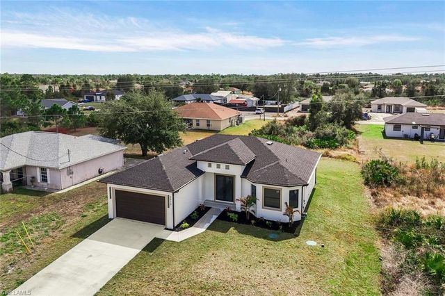 3013 59th ST W, Lehigh Acres, FL 33971