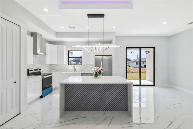 3013 59th ST W, Lehigh Acres, FL 33971