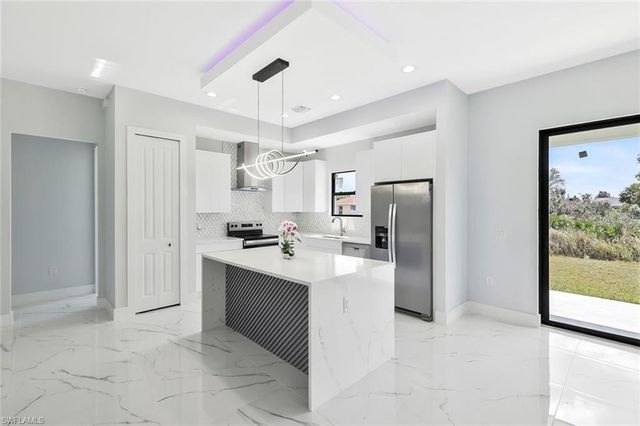 3013 59th ST W, Lehigh Acres, FL 33971