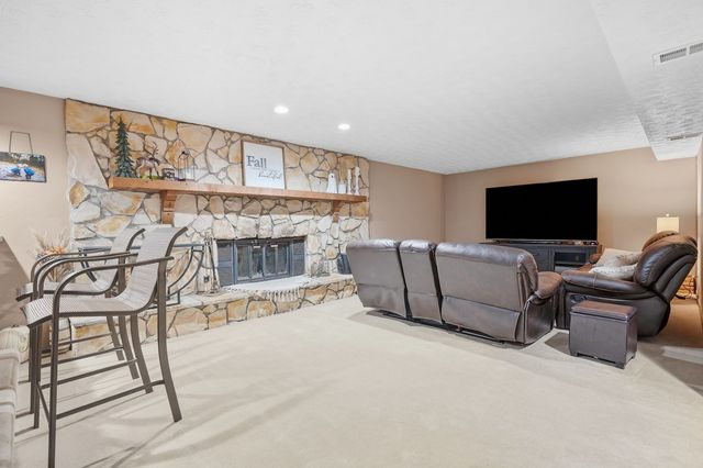 10001 35th Street, Rock Island, IL 61201