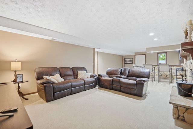 10001 35th Street, Rock Island, IL 61201