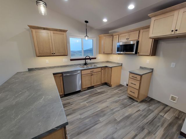 5317 BUNKER DR, Rapid City, SD 57701