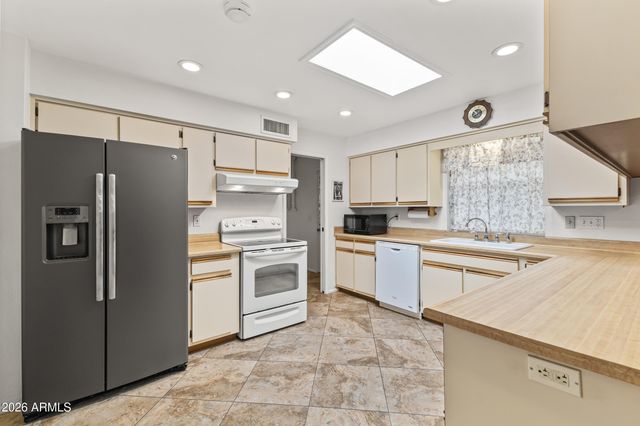4256 E DOLPHIN Avenue, Mesa, AZ 85206