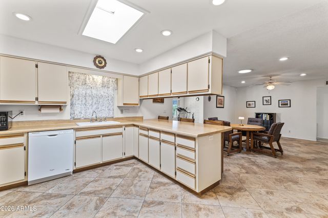 4256 E DOLPHIN Avenue, Mesa, AZ 85206
