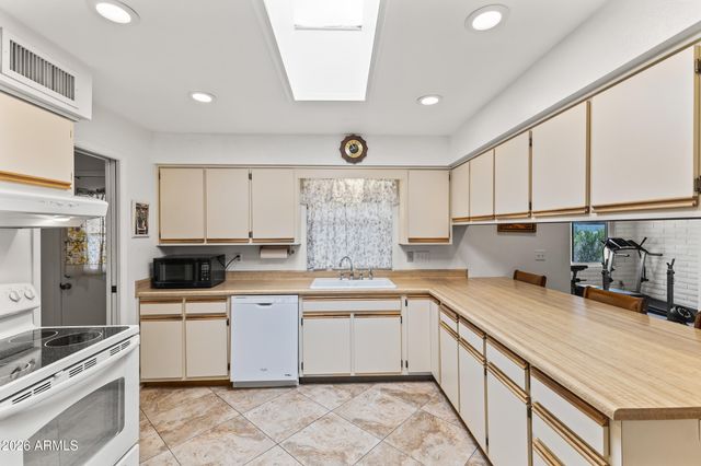 4256 E DOLPHIN Avenue, Mesa, AZ 85206