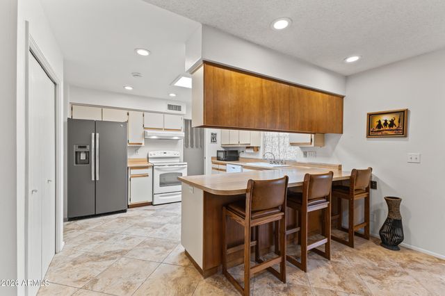 4256 E DOLPHIN Avenue, Mesa, AZ 85206