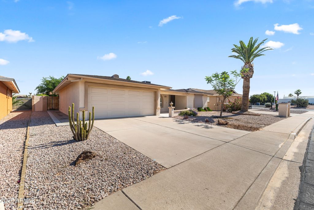 4256 E DOLPHIN Avenue, Mesa, AZ 85206
