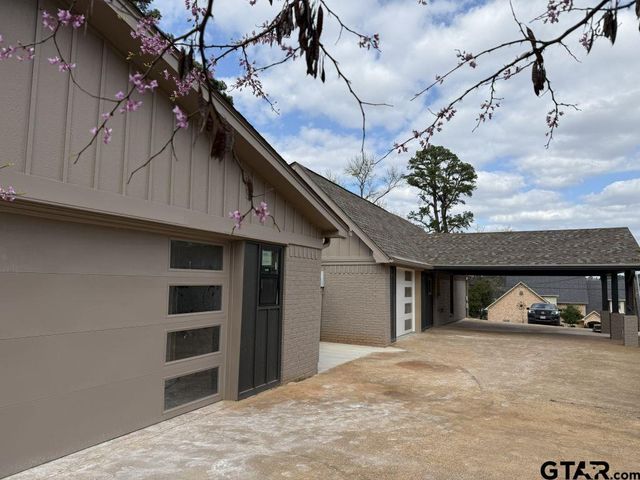 1428 Lakeshore Dr, Hideaway, TX 75771