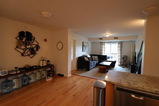 287 Mascoma St Unit 305, Lebanon, NH 03766