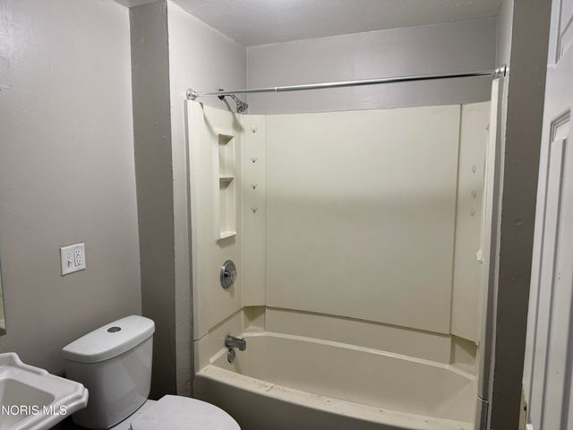 442 Walbridge Avenue, Toledo, OH 43609