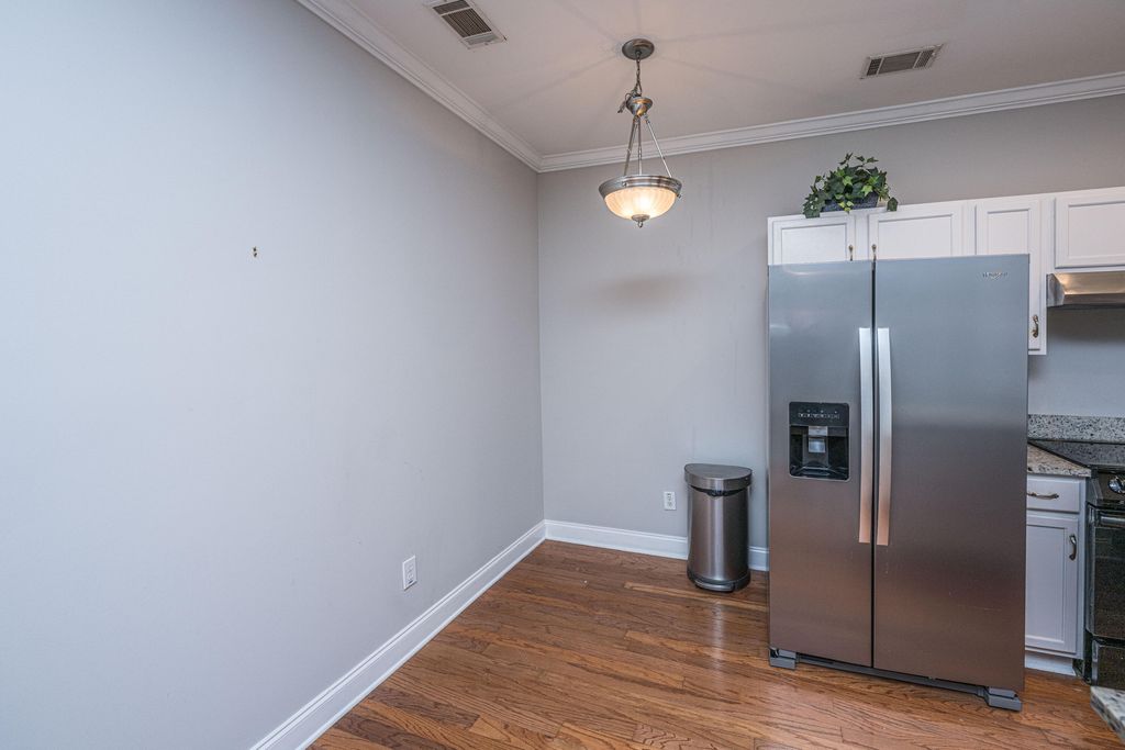 Image 10 of property listing at 4005 Radcliffe Place Drive A-3, Charleston, SC 29414