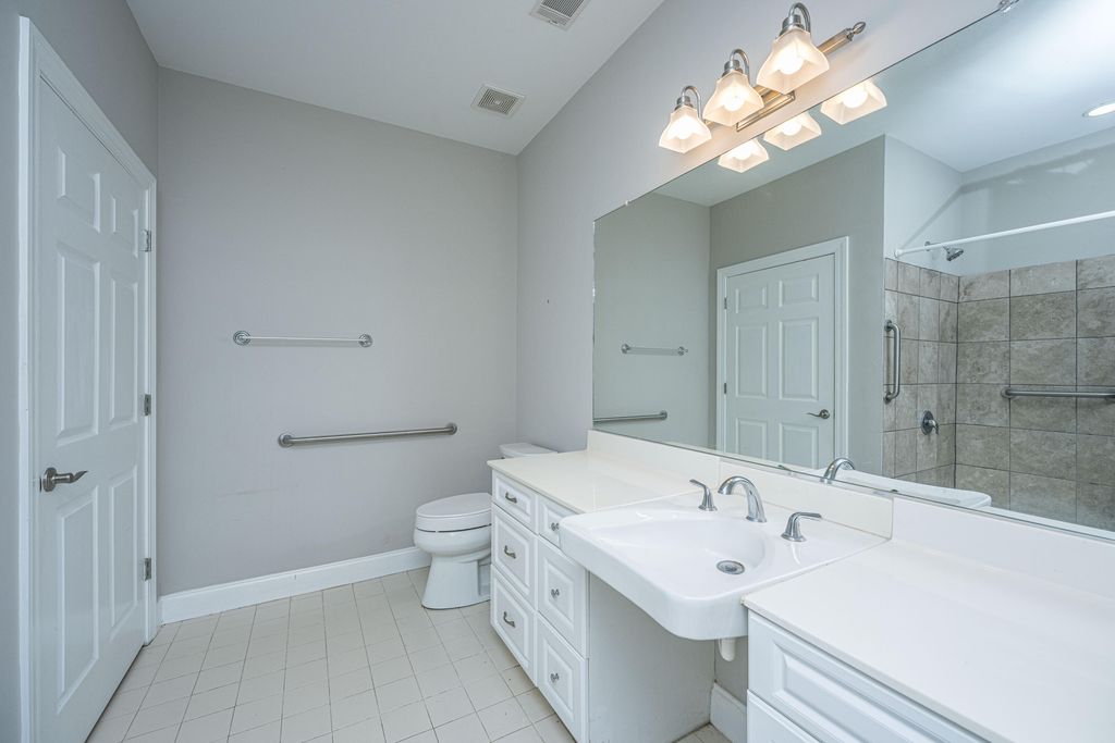 Image 18 of property listing at 4005 Radcliffe Place Drive A-3, Charleston, SC 29414