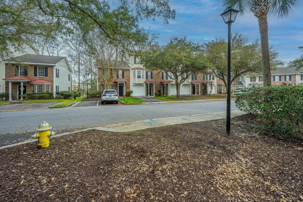 Image 31 of property listing at 4005 Radcliffe Place Drive A-3, Charleston, SC 29414