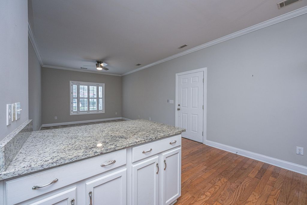 Image 7 of property listing at 4005 Radcliffe Place Drive A-3, Charleston, SC 29414