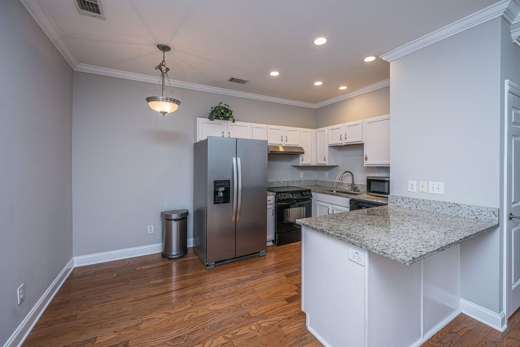 Image 9 of property listing at 4005 Radcliffe Place Drive A-3, Charleston, SC 29414