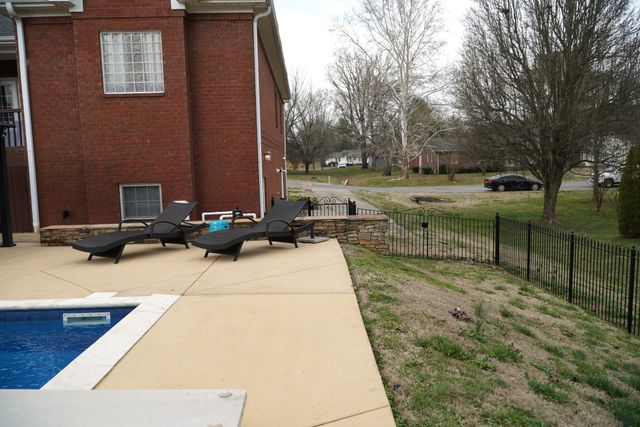 912 Dogwood Dr, Fayetteville, TN 37334