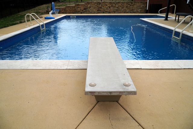 912 Dogwood Dr, Fayetteville, TN 37334