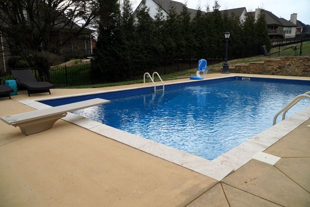 912 Dogwood Dr, Fayetteville, TN 37334