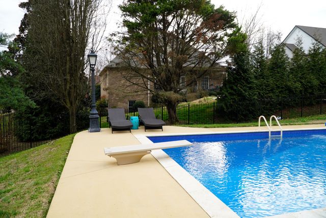 912 Dogwood Dr, Fayetteville, TN 37334